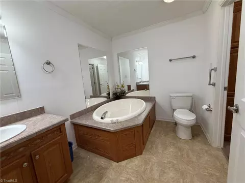Bath - 226 Greystone Dr, King, NC 27021 photo 2 of 5