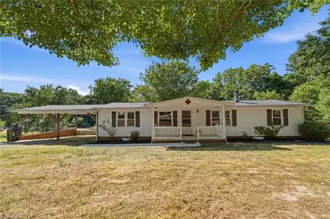 1145 Spencer Orchard Rd, Walnut Cove, NC 27052