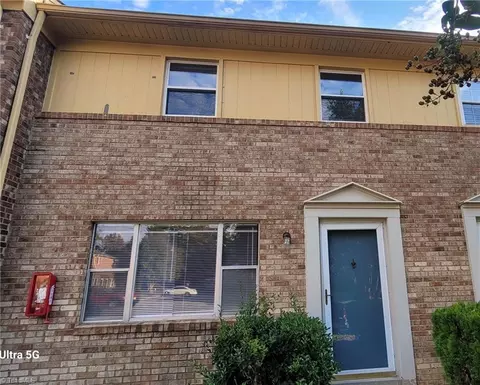 1925 Vantage Point Pl #F, Greensboro, NC 27407