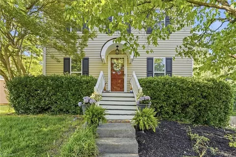 1533 Trinity Garden Cir, Clemmons, NC 27012