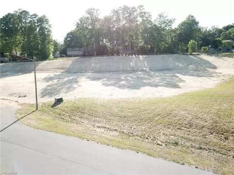 206 Flagstone Dr, King, NC 27021 photo 2