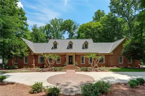 2706 Lake Forest Dr, Greensboro, NC 27408