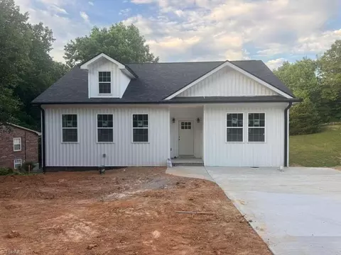 138 Pinnix St, Jonesville, NC 28642