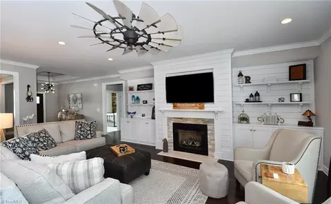 Living - 6844 Orchard Path Dr, Clemmons, NC 27012 photo 3 of 3
