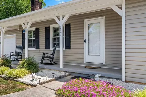 2295 Winterberry Dr, Winston Salem, NC 27106