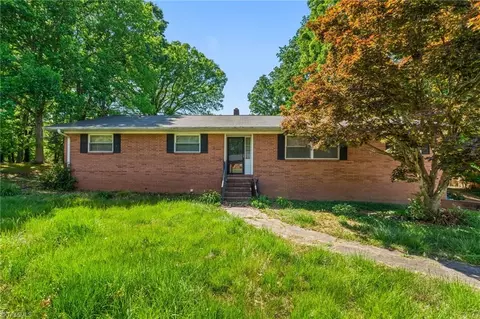 18 Colonial Dr, Lexington, NC 27292