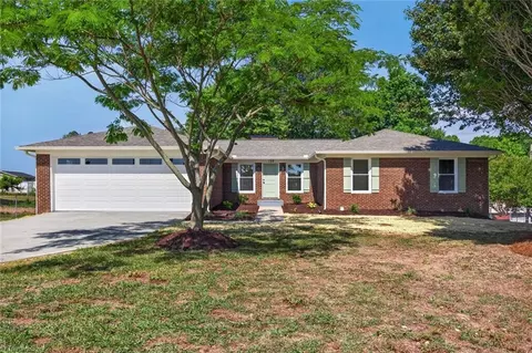 139 Berrier Rd, Lexington, NC 27295