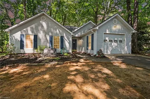 9520 Jefferson Valley Dr, Rural Hall, NC 27045