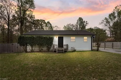 569 Pilot Cir, Thomasville, NC 27360