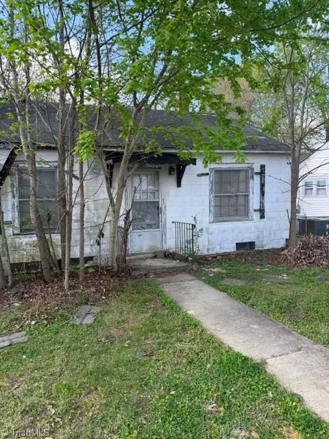107 Pine St, Thomasville, NC 27360