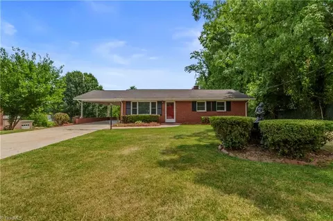 143 Gwynwood Dr, Mount Airy, NC 27030