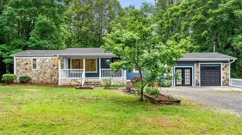 1185 Hancock Rd, Sandy Ridge, NC 27046