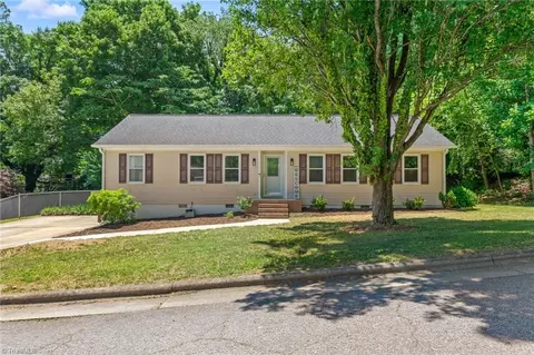 1800 Rivertrace Pt, High Point, NC 27265