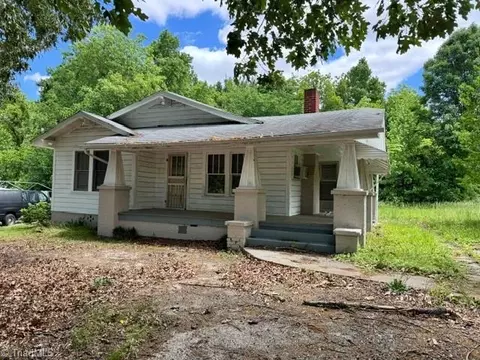 138 Sunset Dr, Thomasville, NC 27360