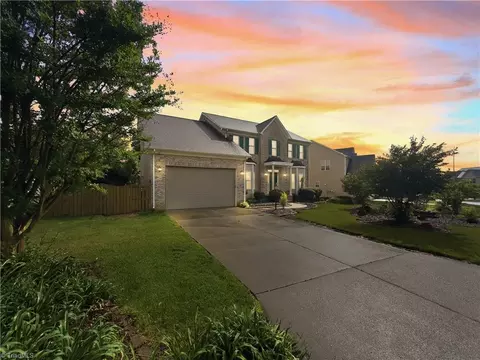 4332 Southern Oak Dr, High Point, NC 27265