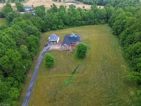 3127 Yorkshire Ln, Boonville, NC 27011