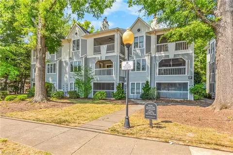 233 Oakwood Ct, Winston Salem, NC 27103
