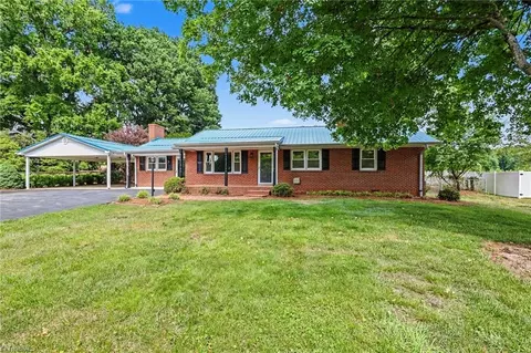 4135 Arden St, Clemmons, NC 27012