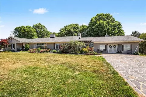 2041 Main St W, Yadkinville, NC 27055