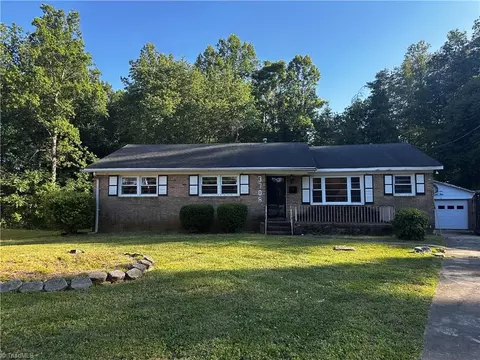 3708 Whitfield Ct, Winston Salem, NC 27105