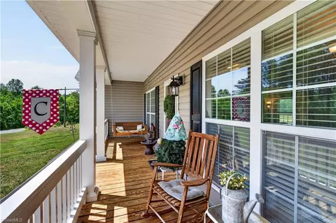 Exterior - 552 Tom Hunter Rd, Pilot Mountain, NC 27041 photo 3 of 5