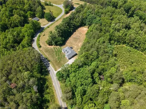 View/Area - 552 Tom Hunter Rd, Pilot Mountain, NC 27041 photo 1 of 2