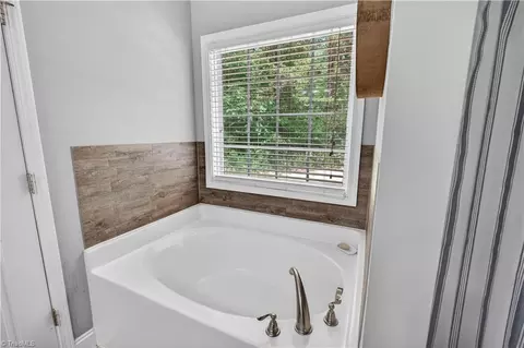 Bath - 552 Tom Hunter Rd, Pilot Mountain, NC 27041 photo 1 of 2