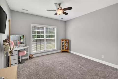 Bedroom - 552 Tom Hunter Rd, Pilot Mountain, NC 27041 photo 5 of 9