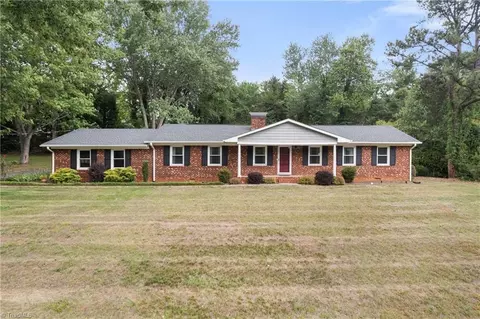 3845 Whitehaven Rd, Winston Salem, NC 27106