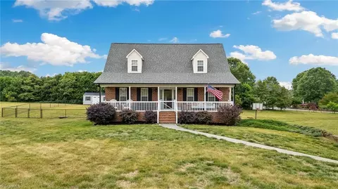 184 Cummings Ct, Lexington, NC 27295
