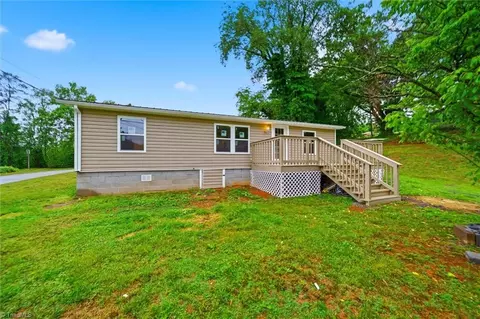 120 Mathis St, Jonesville, NC 28642