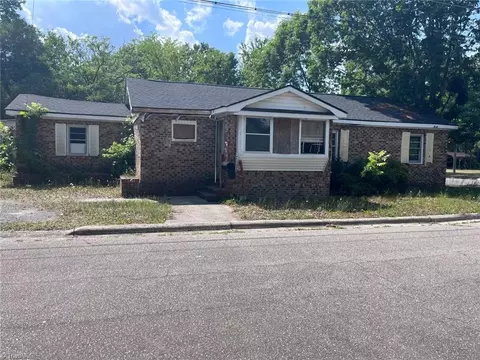 327 Zion St, Laurinburg, NC 28352