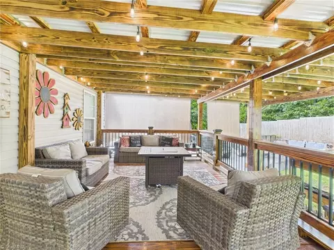 6093 Spartan Dr, Hudson, NC 28638