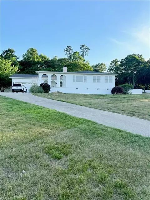 442 Moretz Ct, Hickory, NC 28601