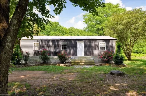 268 Walnut Grove Rd, Lexington, NC 27292