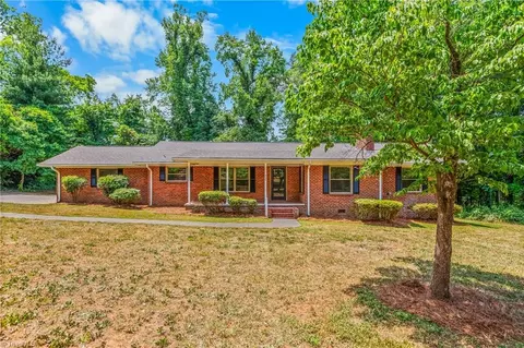 1226 Twin Oak Dr, Winston Salem, NC 27105