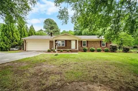 1821 Youngs Mill Rd, Greensboro, NC 27406