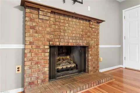 Living - 6754 Rosewood Dr, Trinity, NC 27370 photo 5 of 7