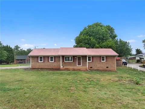 Exterior - 6754 Rosewood Dr, Trinity, NC 27370 photo 3 of 11