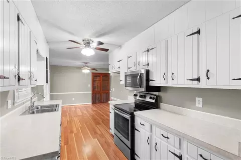 Entry Way - 6754 Rosewood Dr, Trinity, NC 27370 photo 1 of 3