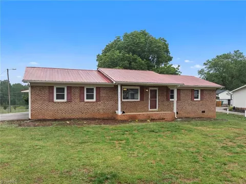 6754 Rosewood Dr, Trinity, NC 27370