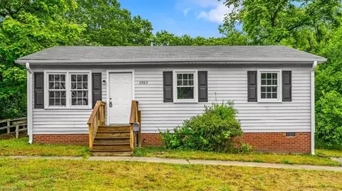 1307 Pearson St, Greensboro, NC 27406