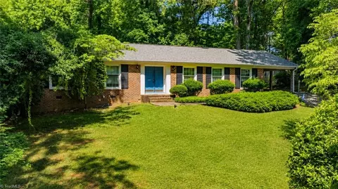 13 Mayflower Ln, Lexington, NC 27295