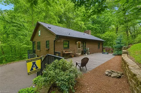 413 Wildwood Dr, North Wilkesboro, NC 28659