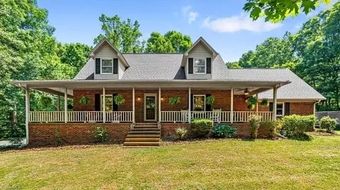 2244 Asheboro School Rd N, Asheboro, NC 27203
