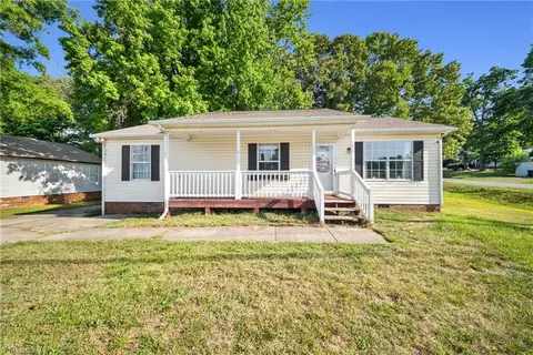 500 Holly Hill Rd W, Thomasville, NC 27360