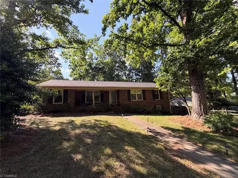 1601 Forest Valley Rd, Greensboro, NC 27410