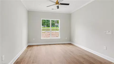 Living - 217 Lansdowne St, High Point, NC 27262 photo 5 of 5