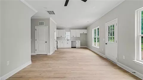 Living - 217 Lansdowne St, High Point, NC 27262 photo 2 of 5