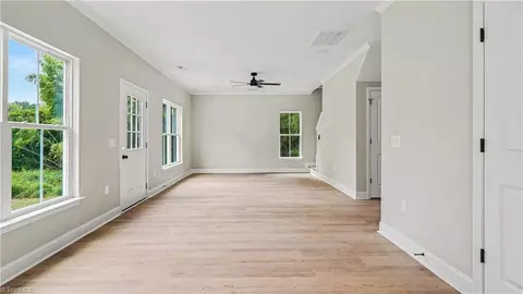 Living - 217 Lansdowne St, High Point, NC 27262 photo 4 of 5